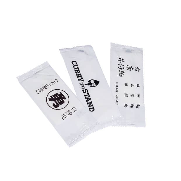 wet wipes flat-04.jpg