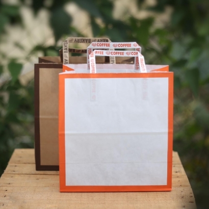 CM4S2-Customized-printing-on-kraft-paper-bags-02.jpg