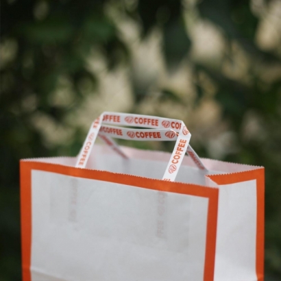CM4S2-Customized-printing-on-kraft-paper-bags-1.jpg